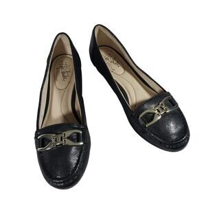 LIFESTRIDE! BLACK VEGAN LEATHER, SILVER FRONT HARNESS DETAIL LOAFERS! SZ 6.5M